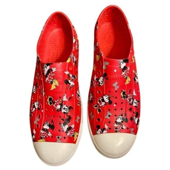 Native Disney Parks Minnie Mouse Red Shoes Size 9 Men,‎ 11 Women - Picture 1 of 12